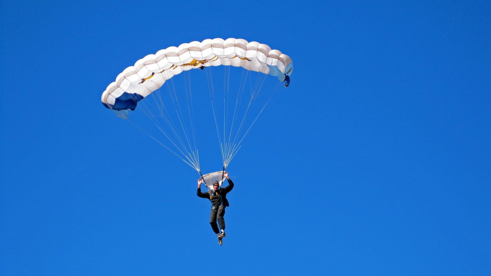 TheShy新星夺冠表现突出,中国队前途光明!观众掌声雷动