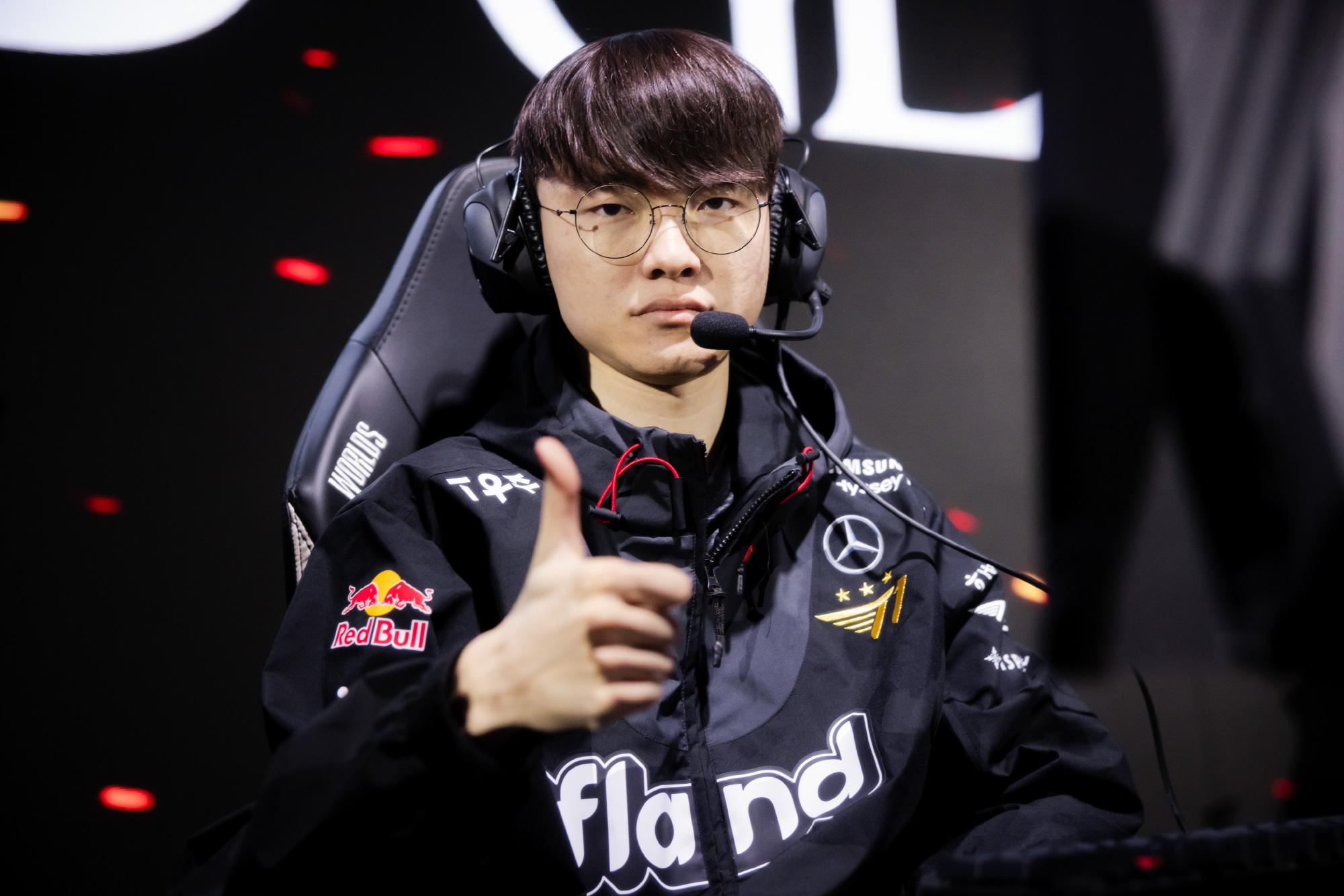 关于Faker连续十五场比赛得分超过惊险取胜,老鹰挑战极限!的信息